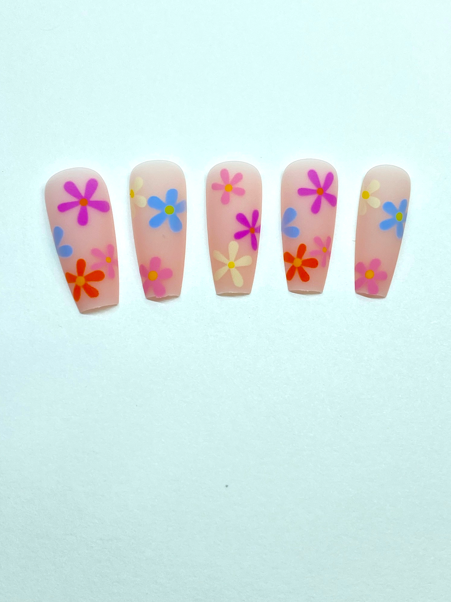 Simple but Pretty Press-On Nails